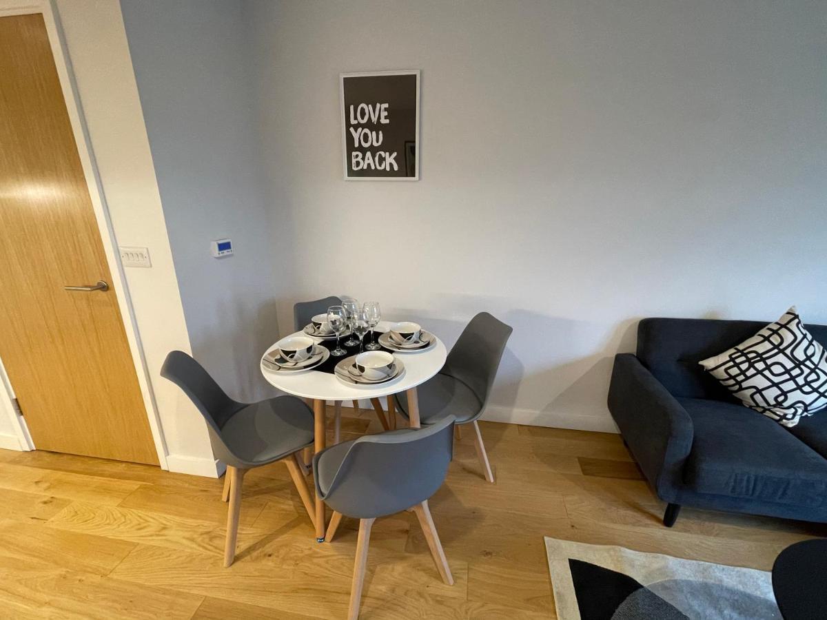 Stunning 2-Bed Apartment In Bristol With Parking Kültér fotó